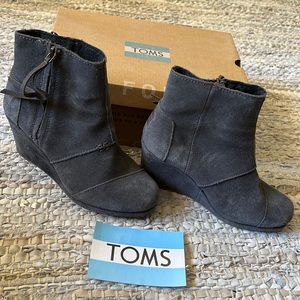 TOMS Desert Wedge High- Dark Grey Suede 6.5 with original box & sticker!